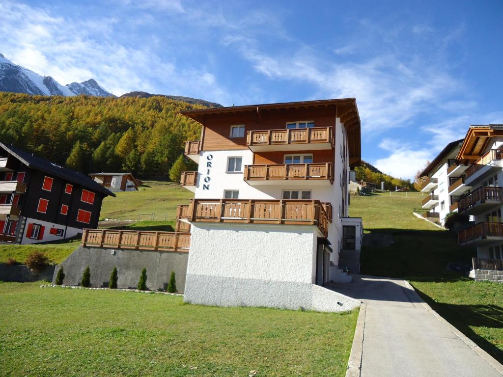Nespecifikovaný výhled na hory nebo výhled na hory při pohledu z apartmánu