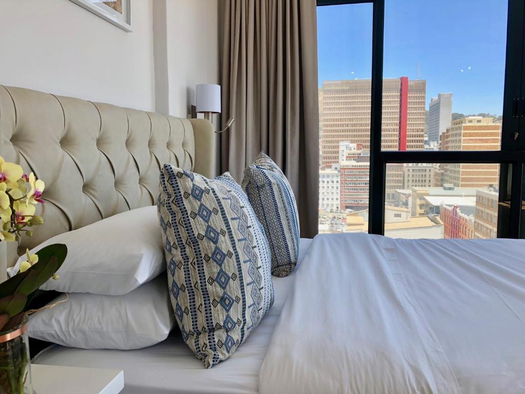 Urban Oasis At The Four Seasons - Apartment