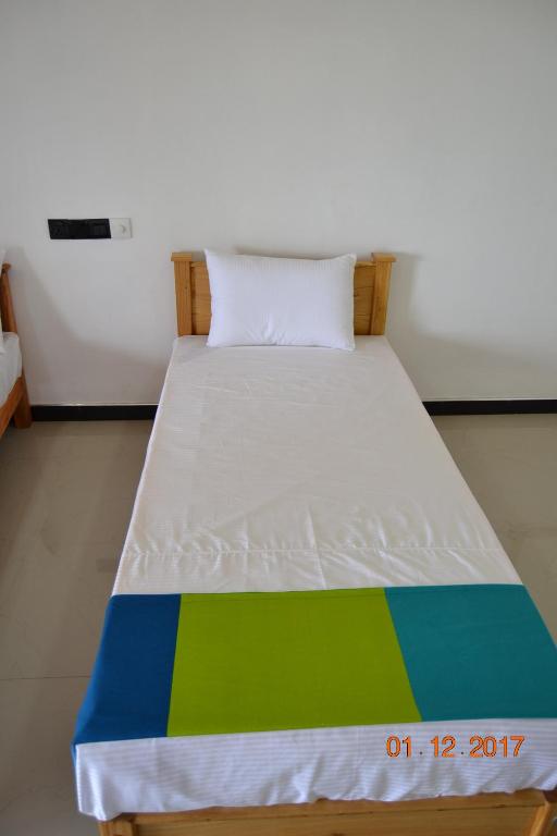 Shan Guest and Restaurant Nilaveli - Chambre Triple Confort