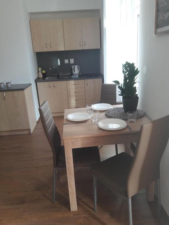 Kuchyň nebo kuchyňský kout v ubytování Apartmány Lípa