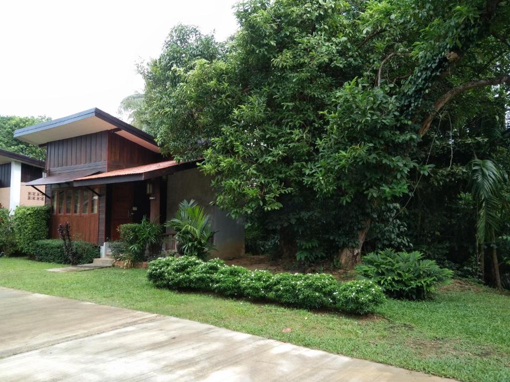 Baan Suan Rim Klong Resort - 19