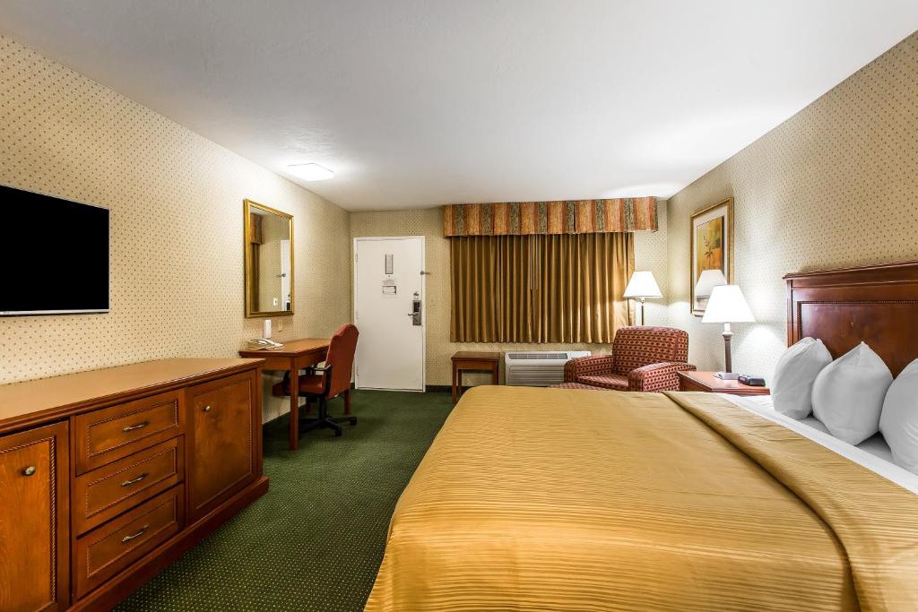 Quality Inn Near China Lake Naval Station photo