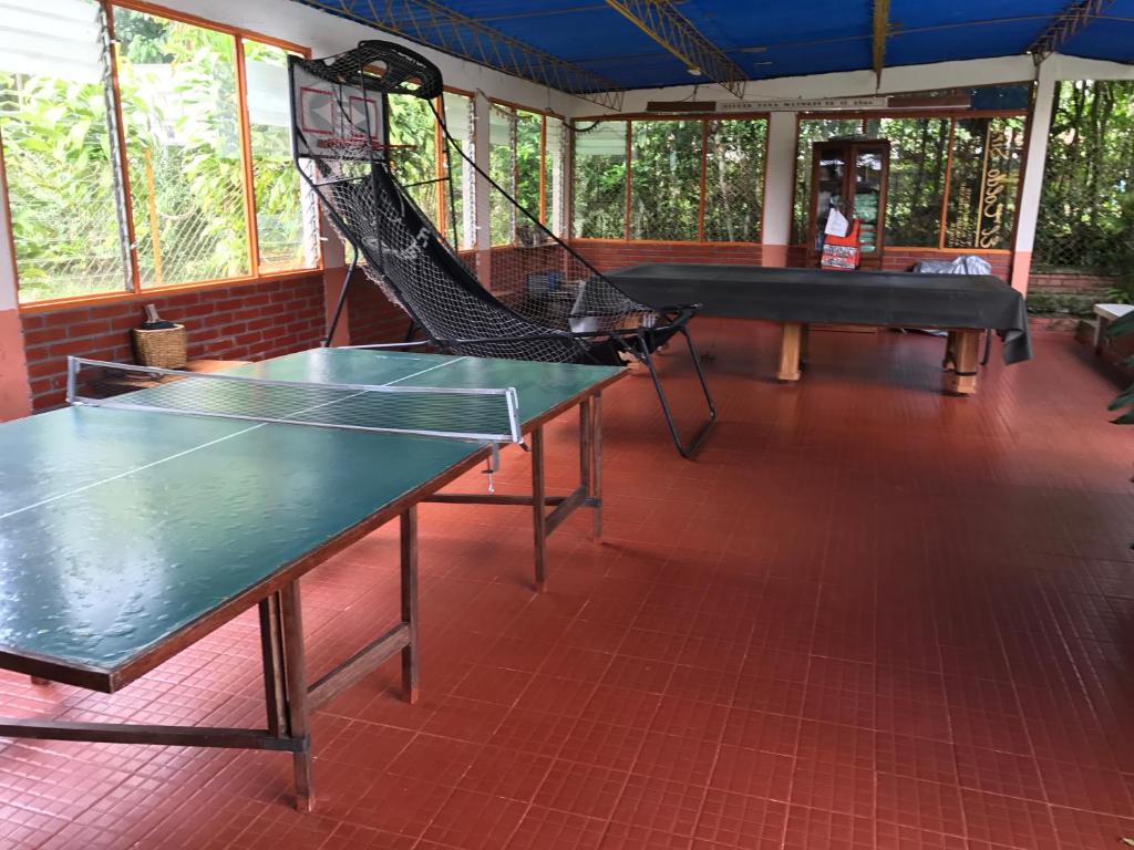 Πινγκ πονγκ στο Finca Machangara ή εκεί κοντά