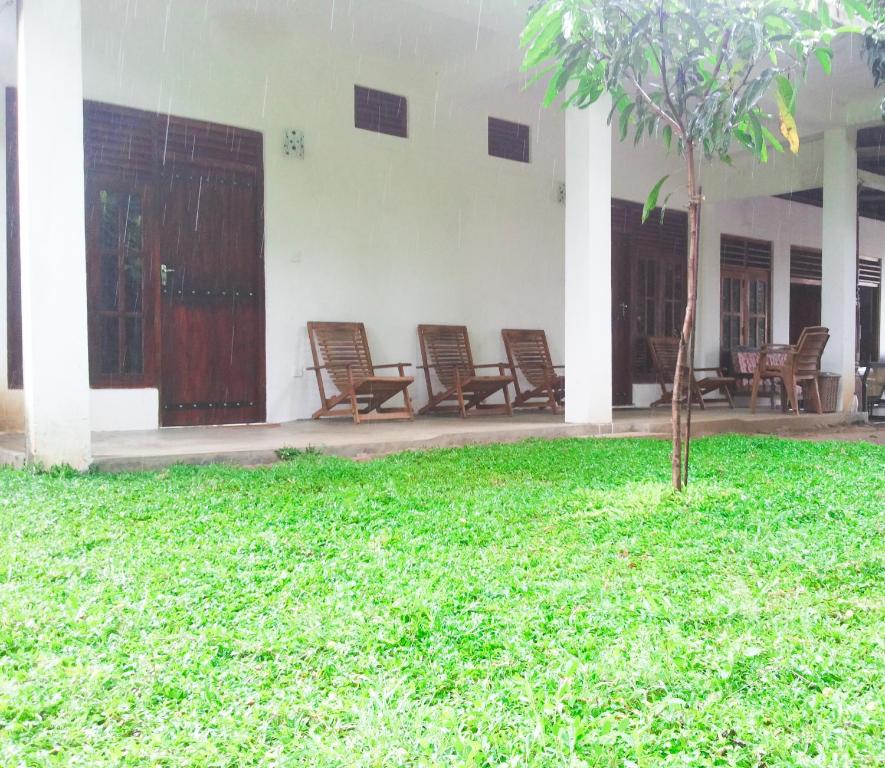 Zahrada ubytování Jayaru Guest House