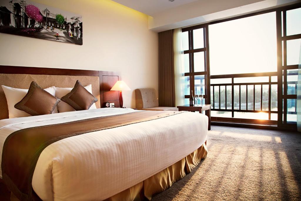 Phòng Deluxe Giường Đôi Nhìn Ra Sông