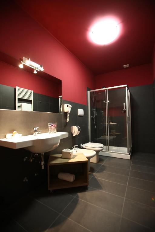 Koupelna v ubytování Valtidone Hotel