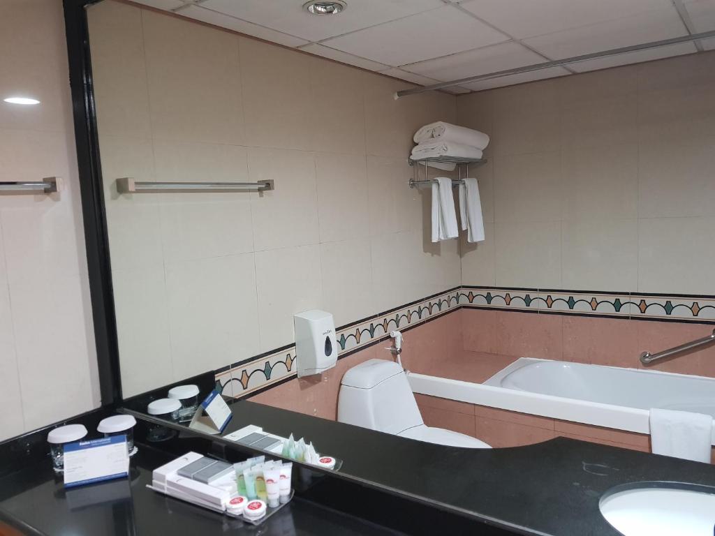 Swiss International Palace Hotel Manama - Deluxe King Room