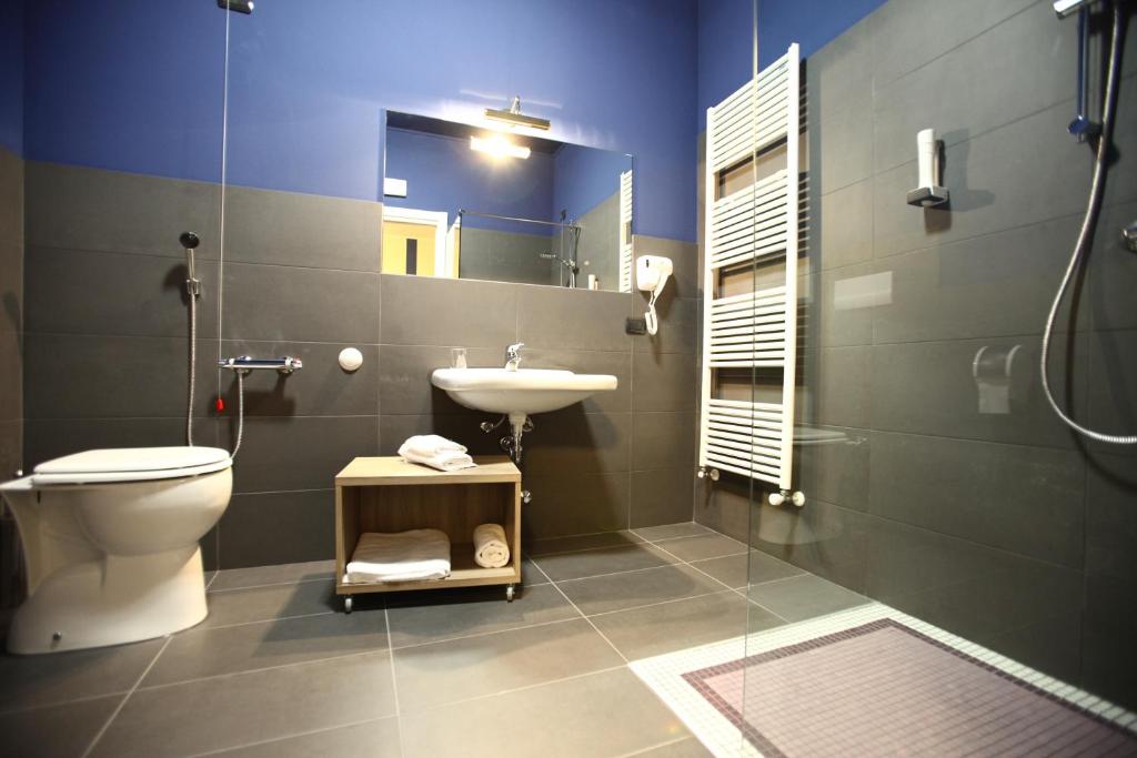 Koupelna v ubytování Valtidone Hotel