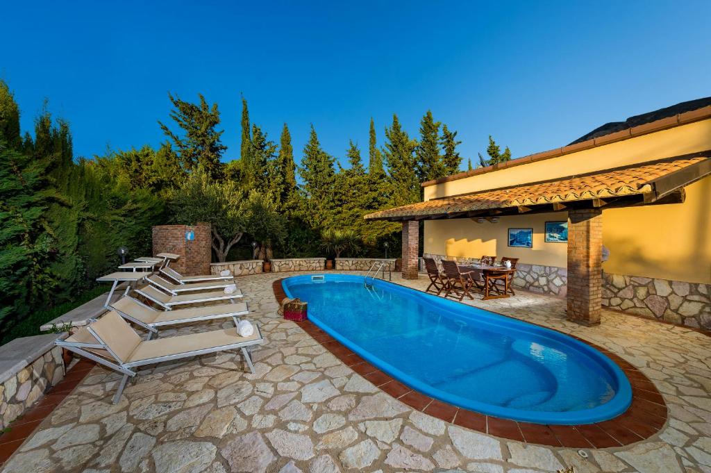 Basen w obiekcie Villa Eden con piscina a Scopello lub w pobliżu