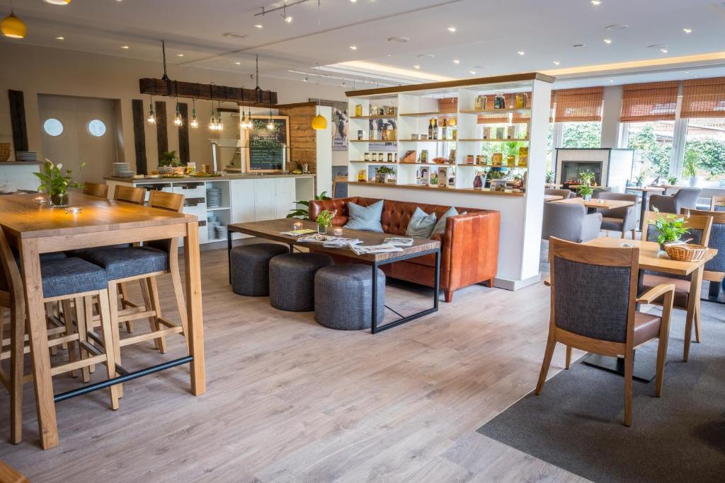 Restaurace v ubytování BE BIO Hotel be active - Nähe historischer Hafen