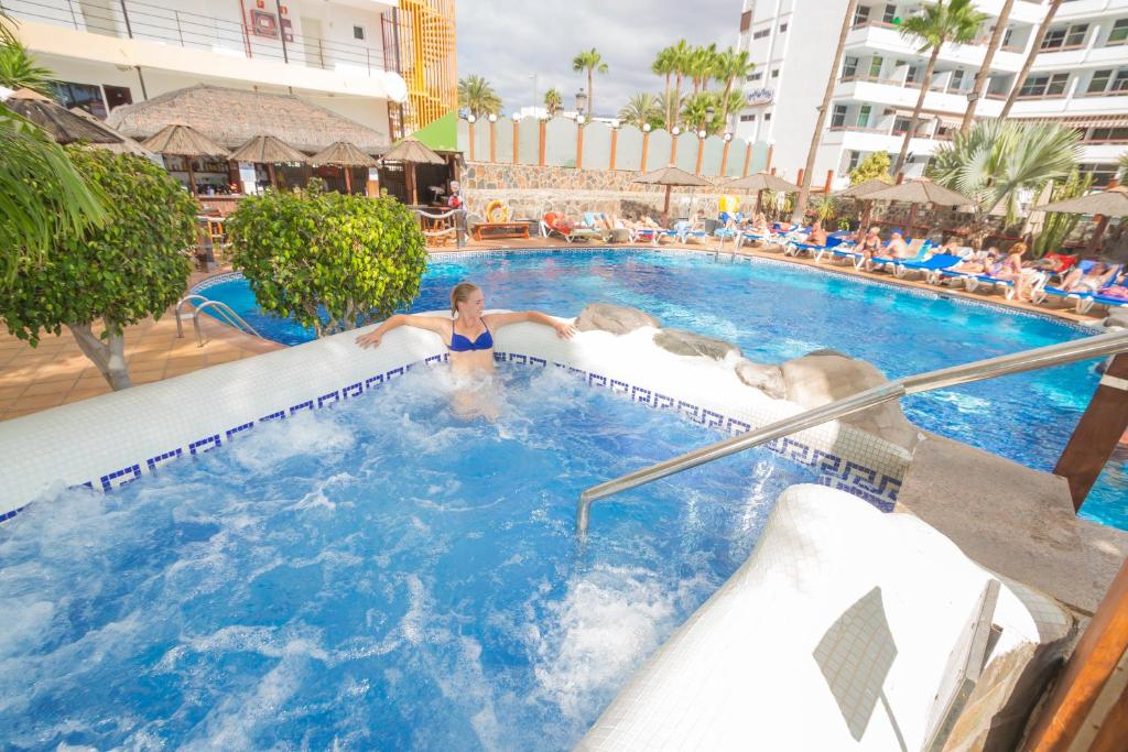 The swimming pool at or close to Maritim Playa
