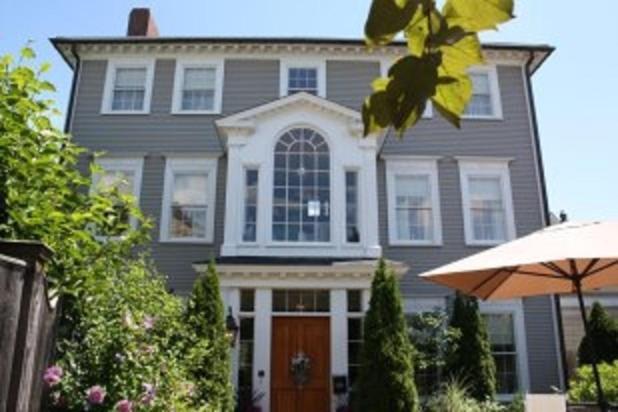 Compass Rose Inn