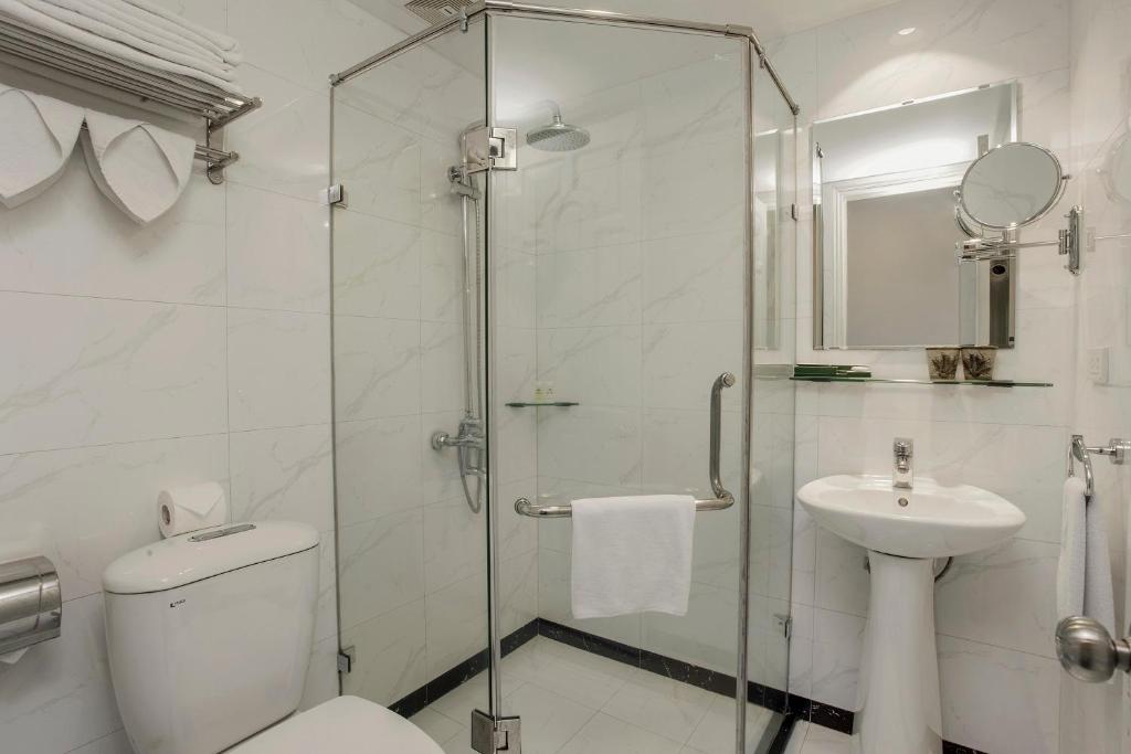 Koupelna v ubytování Hanoi La Selva Hotel