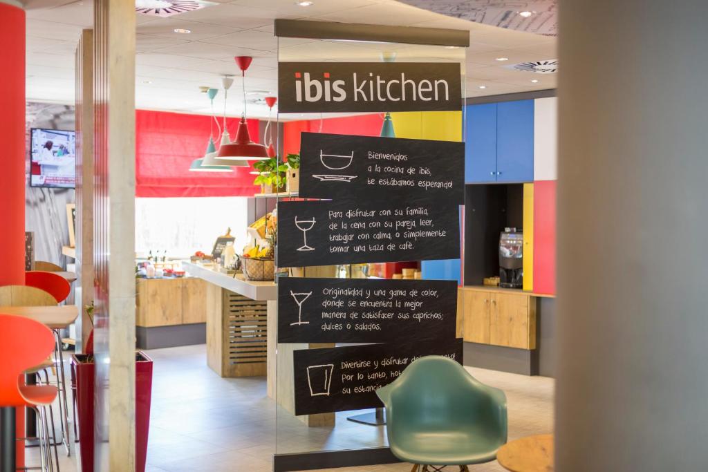 Certifikát, hodnocení, plakát nebo jiný dokument vystavený v ubytování Ibis Barcelona Castelldefels
