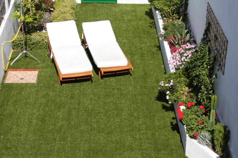 A garden outside Apartments Playa La Aldea