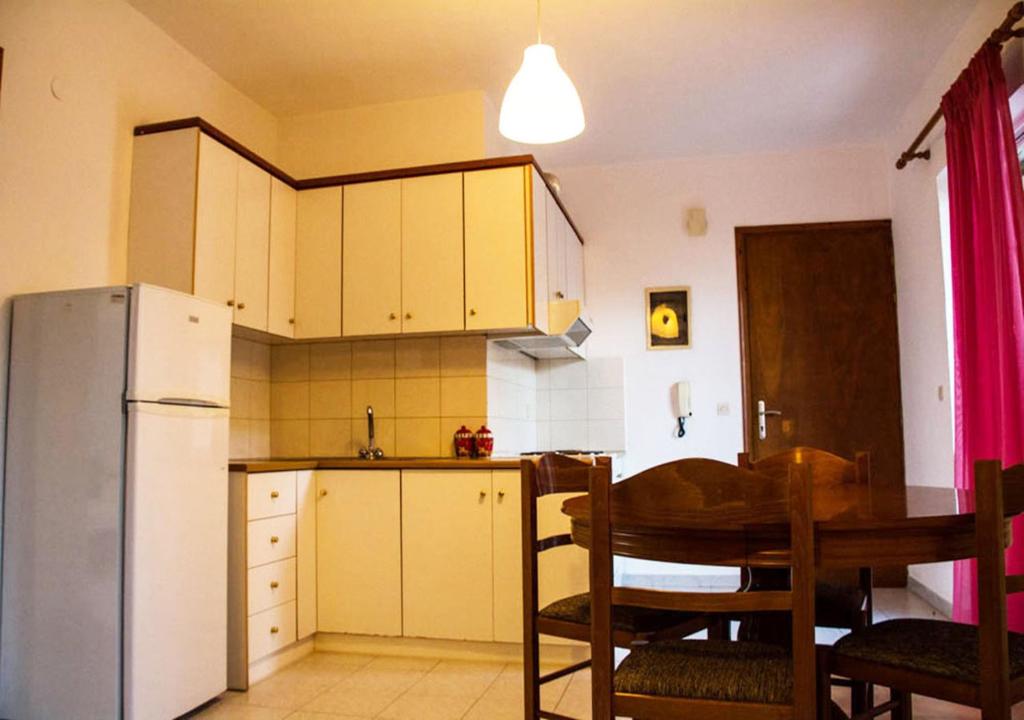 Kuchyň nebo kuchyňský kout v ubytování Filoxenia