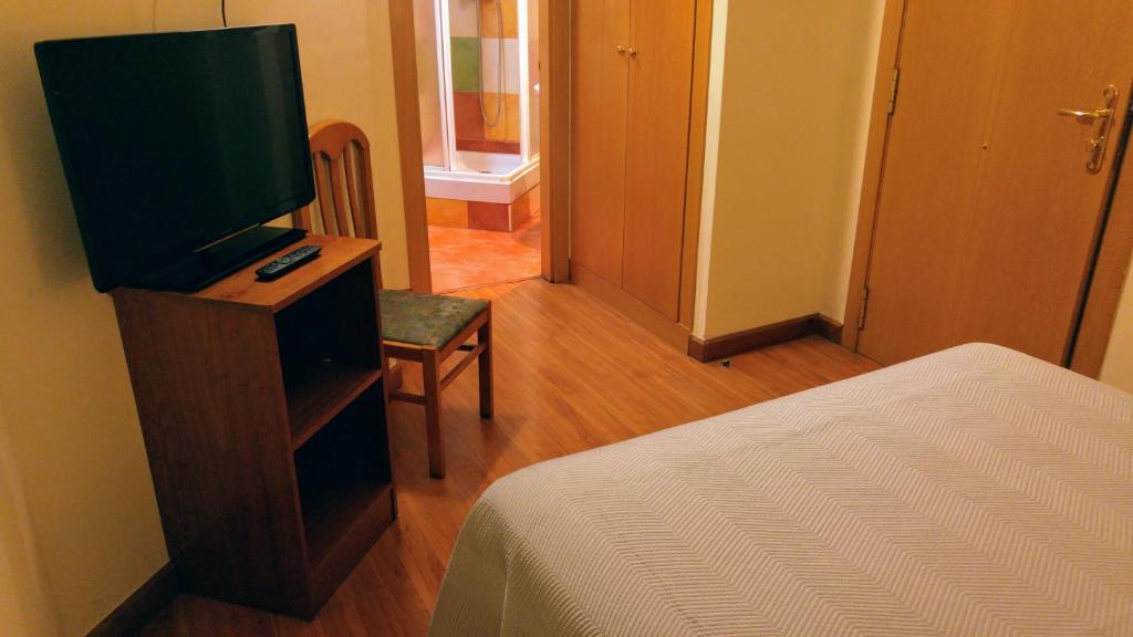 Hostal Prada Borges - 14