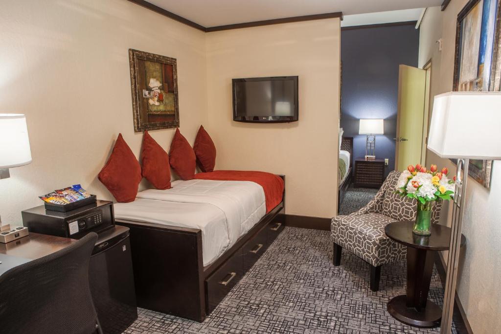 TV a/nebo společenská místnost v ubytování Hotel Fusion, a C-Two Hotel