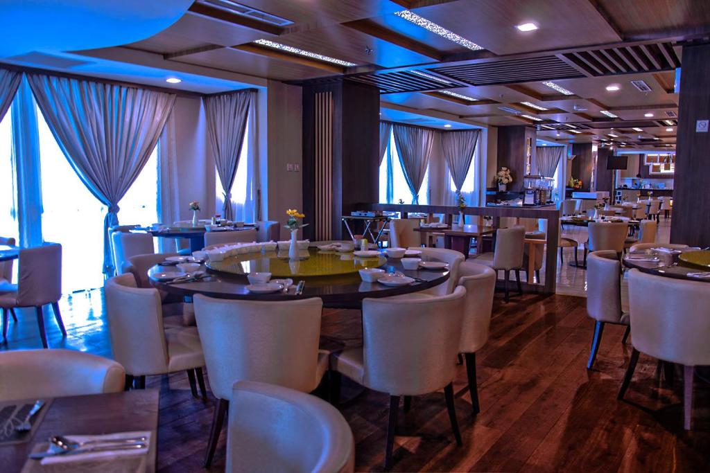 Restaurace v ubytování Nagoya Hill Hotel Batam