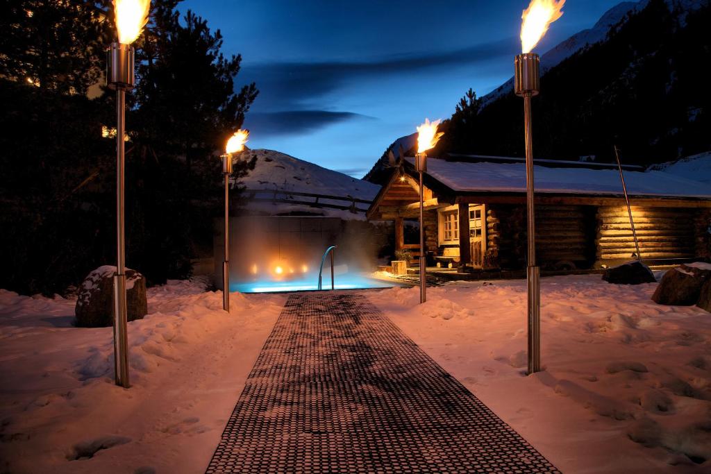 Bazén v ubytování Hotel Madlein nebo v jeho okolí