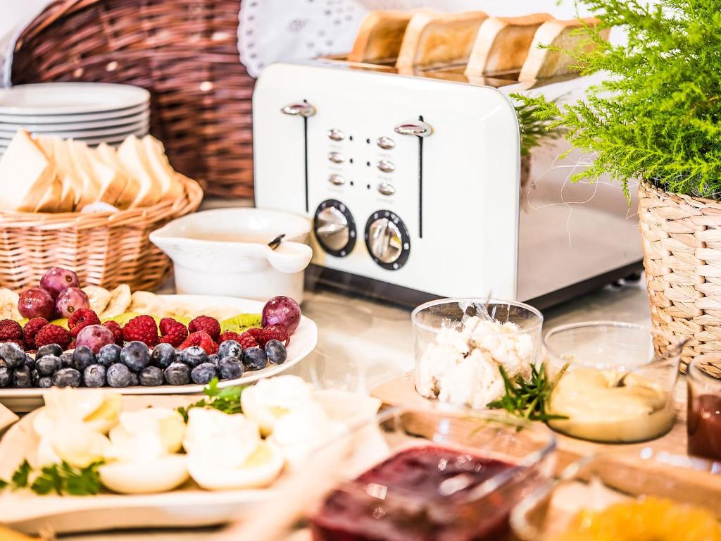 Jedlo v ubytovaní bed & breakfast alebo blízkom okolí