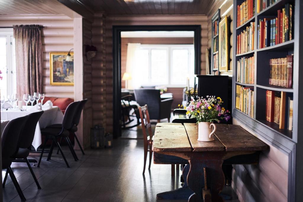 Posezení v ubytování Kleivstua Hotel near Krokskogen