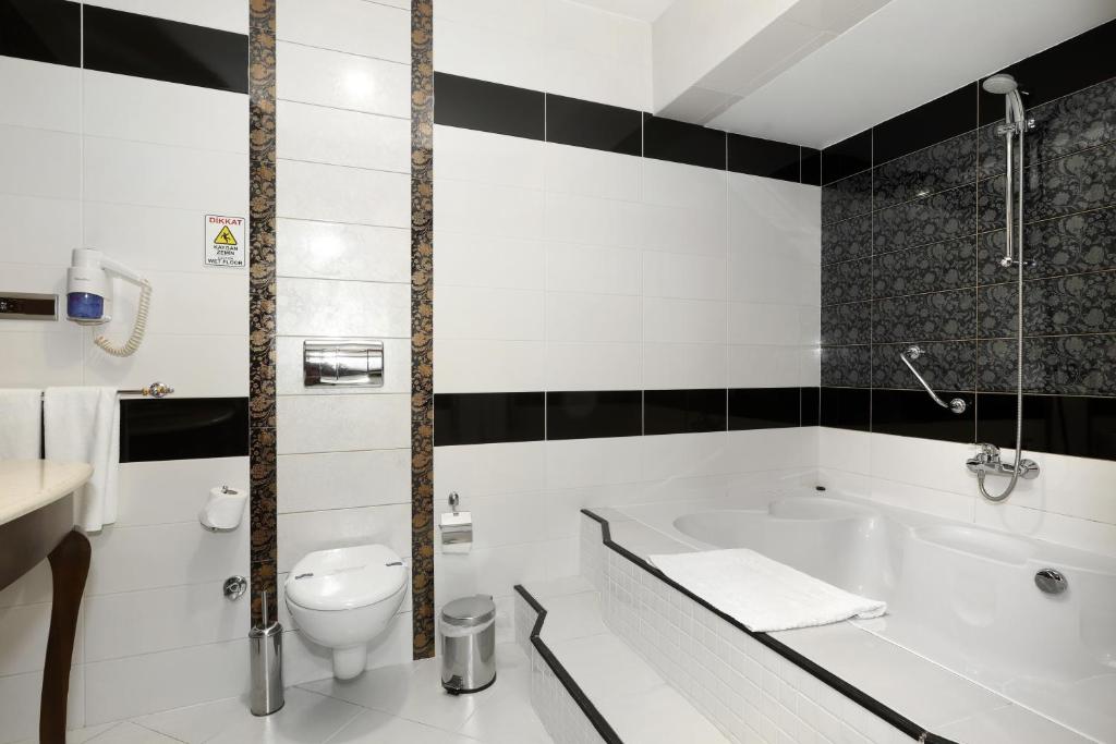 Koupelna v ubytování Seckin Hotel