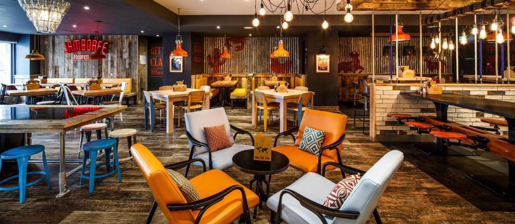 Гостиная зона в ibis Styles Manchester Portland