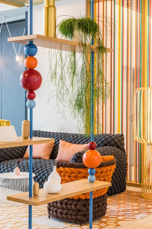 Capri by Fraser Berlin - Resim 19