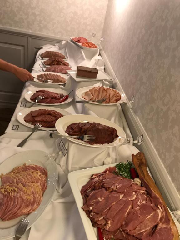 Jídlo v hotelu nebo okolí