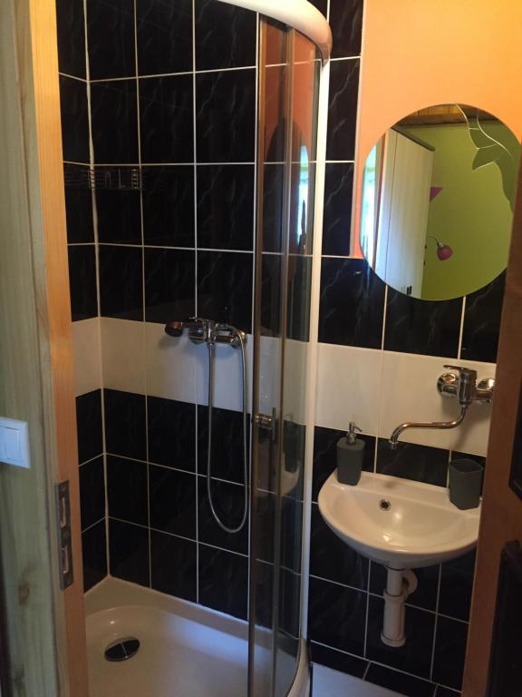 A bathroom at Privat Greta