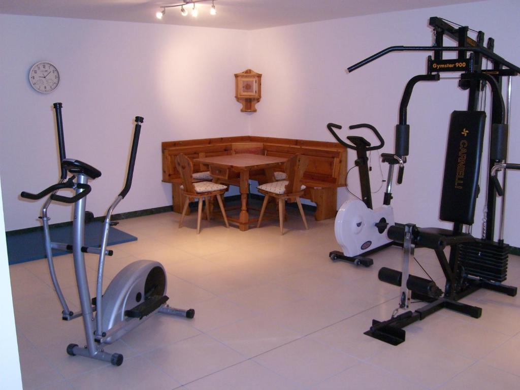 Fitness centrum a/nebo fitness zařízení v ubytování Garni Hotel Sonnleitenhof