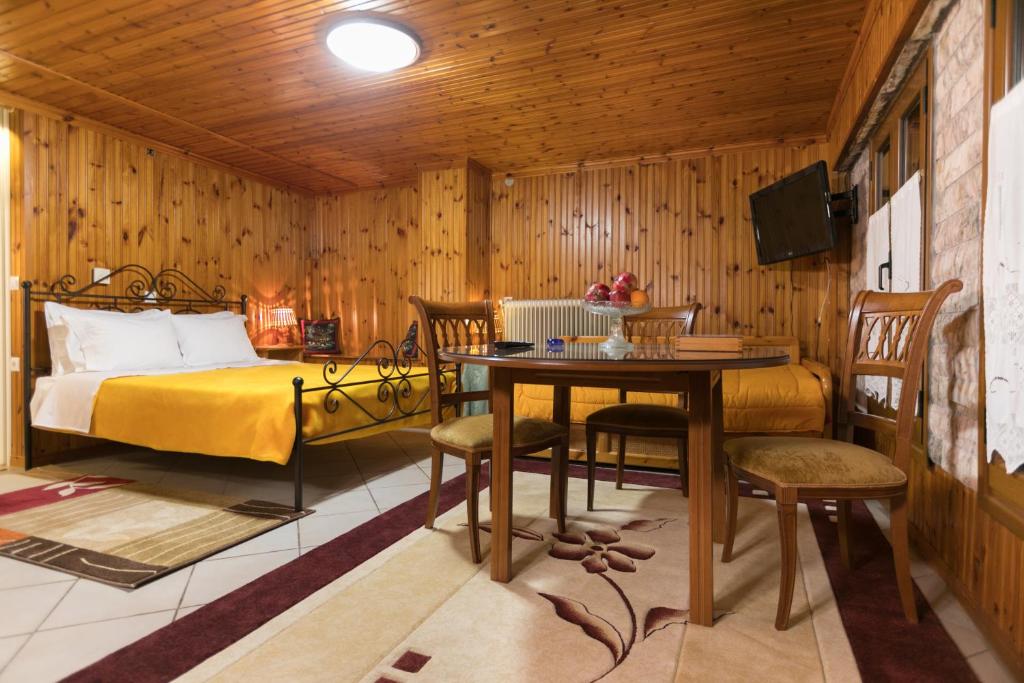 A television and/or entertainment centre at Xenonas Epavli