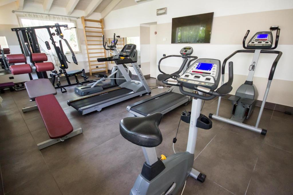 Centrum fitness w obiekcie Best Western Plus Hotel Modena Resort
