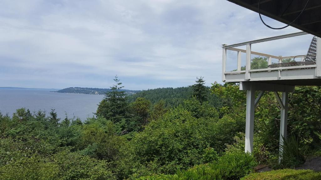 Island View-Spectacular view of Puget Sound and the Olympic Mountains - Suite Queen Avec Vue Sur La Mer