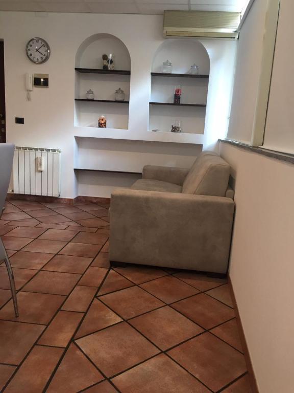 Гостиная зона в Luxurious Street Apartments