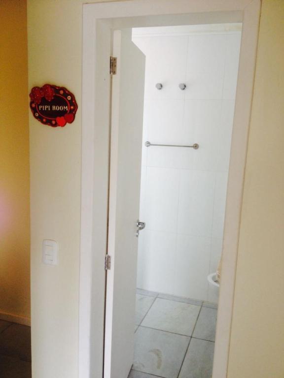 Casa 3 dormitórios sendo uma suíte com ar