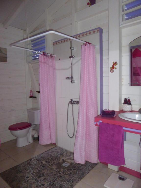 Koupelna v ubytování Coco Bungalows