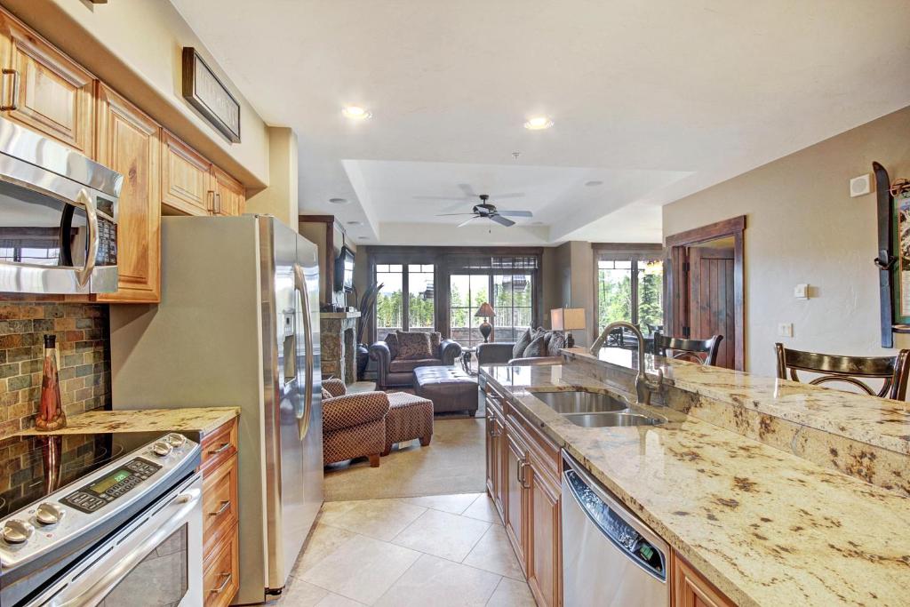 Crystal Peak Lodge By Vail Resorts - Two-Bedroom Apartment