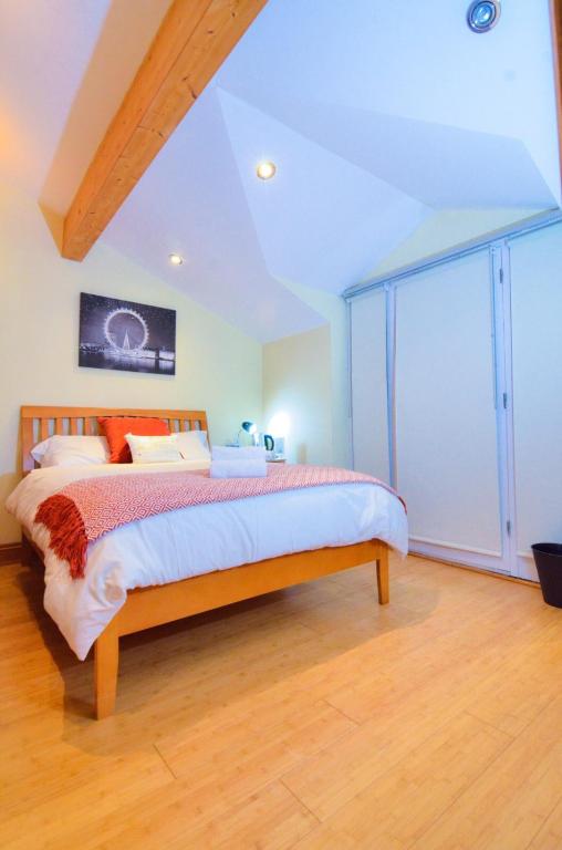 Thames View House Surrey Quays - Deluxe Double Room