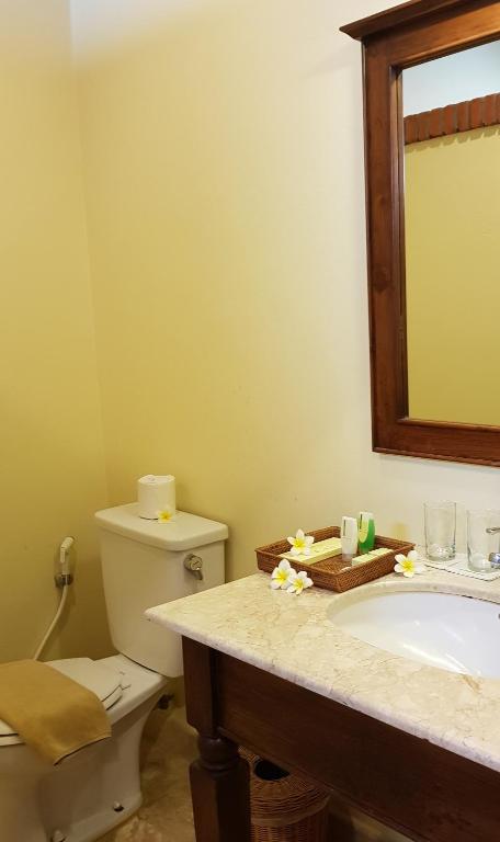 Koupelna v ubytování Hotel Puri Bambu