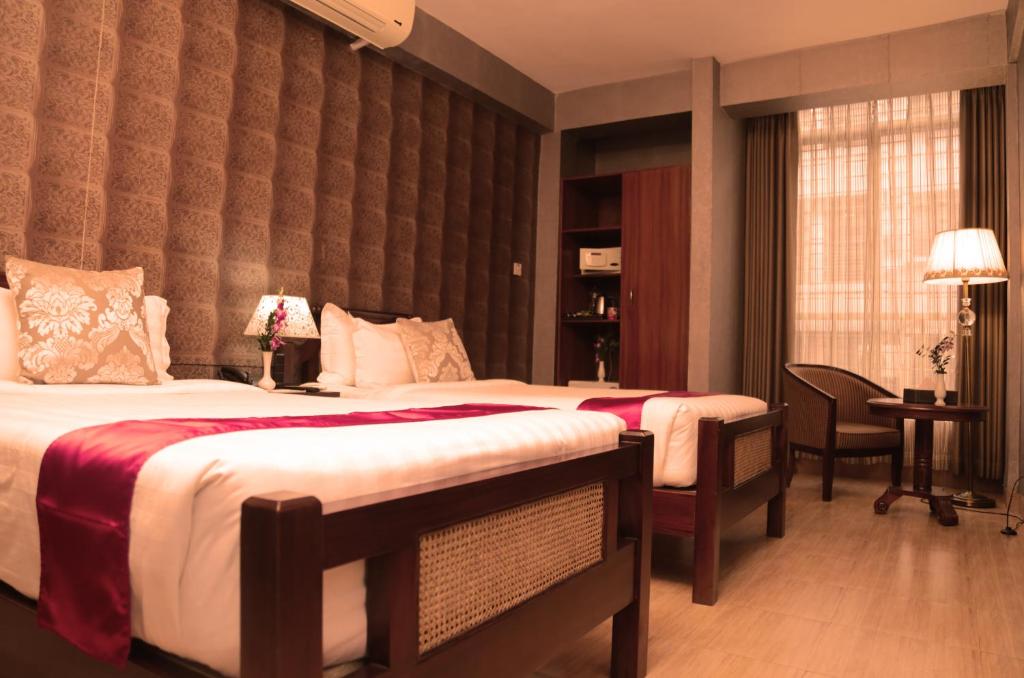 Civic Inn - Deluxe Twin Room