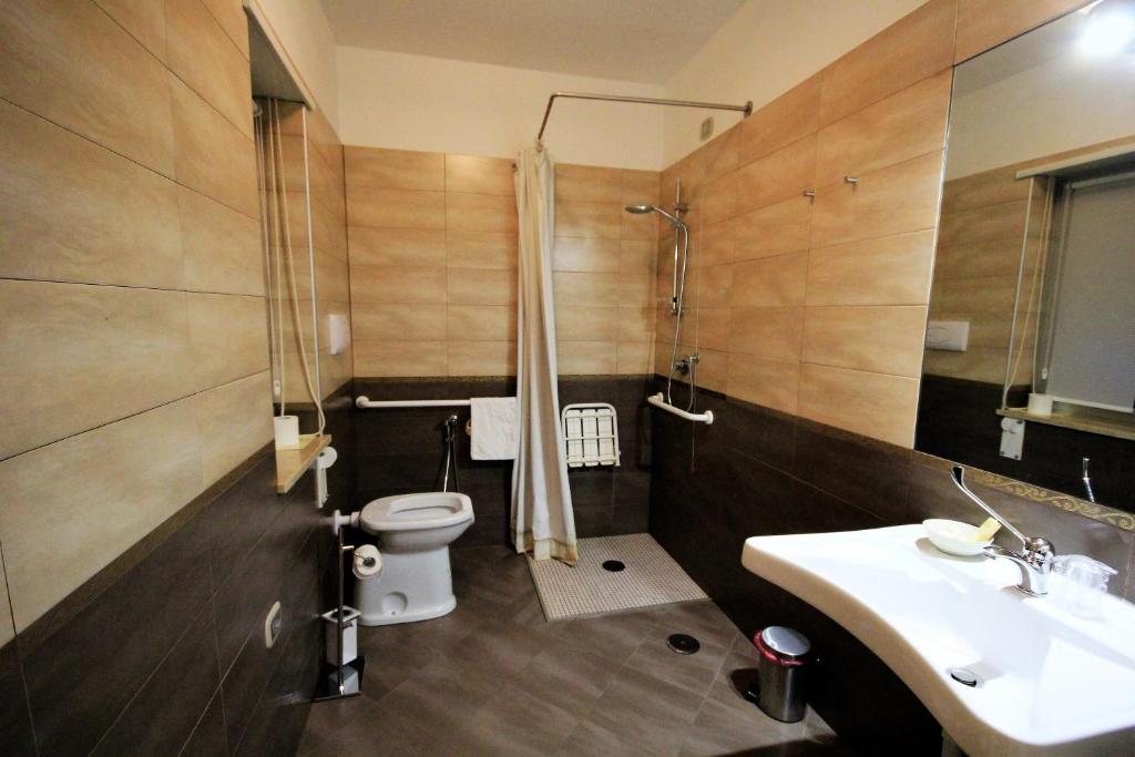 Vannituba majutusasutuses I Rocchi Hotel