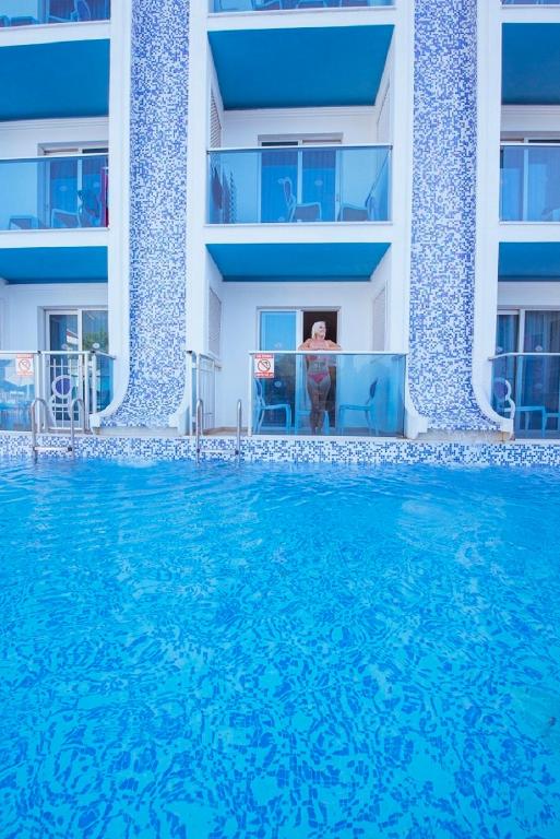 Bazén v ubytování Ocean Blue High Class Hotel & SPA nebo v jeho okolí