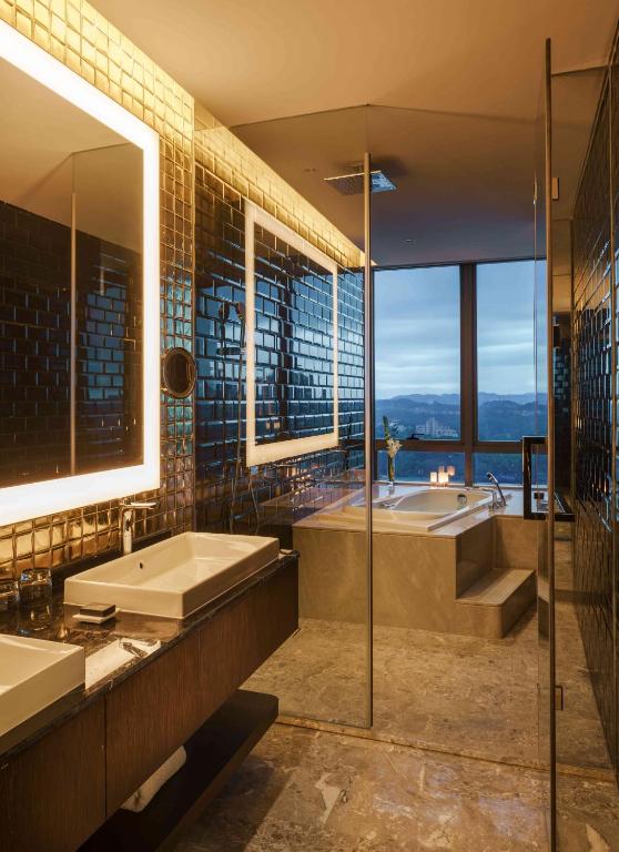 Koupelna v ubytování Hard Rock Hotel Shenzhen