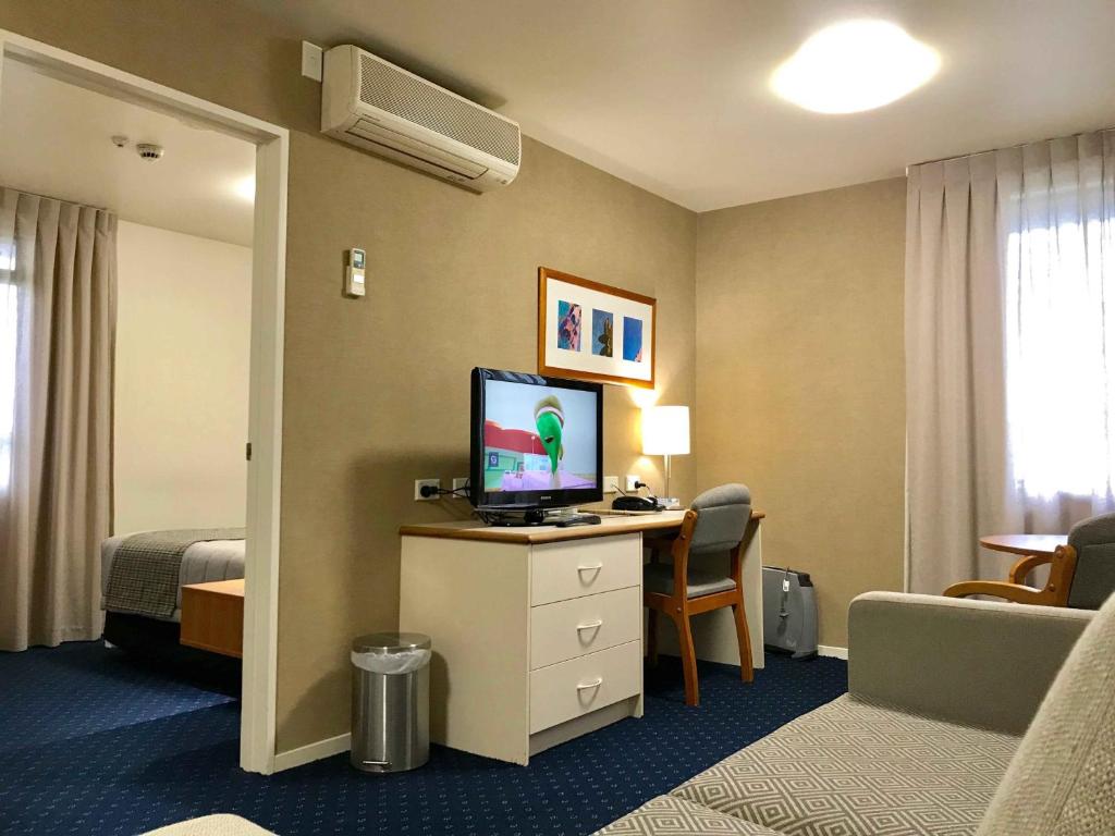 Ventura Inn & Suites Hamilton - Resim 11