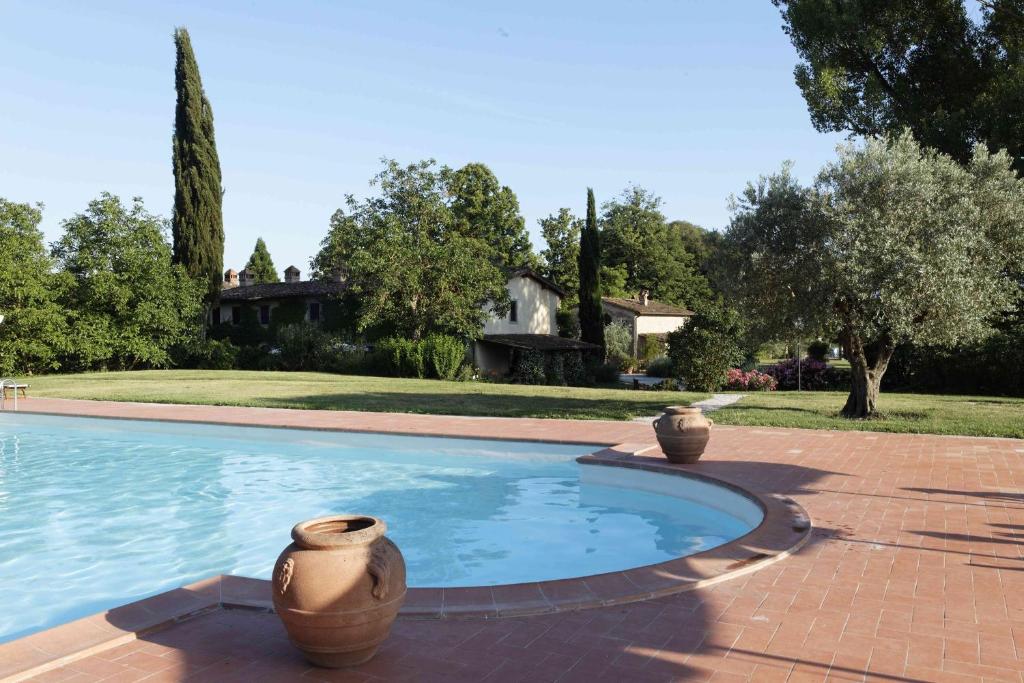 Bazén v ubytování Monsignor Della Casa Country Resort & Spa nebo v jeho okolí