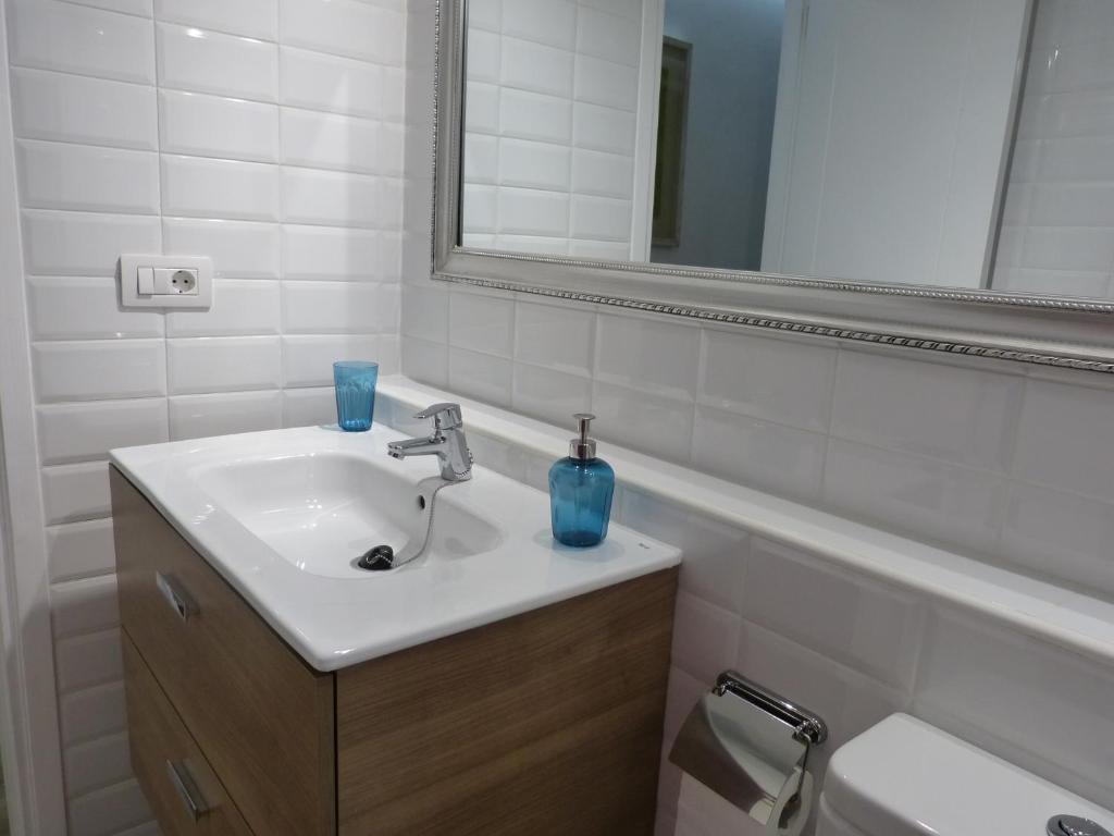 A bathroom at Ocean View Apartment By Suncanarias