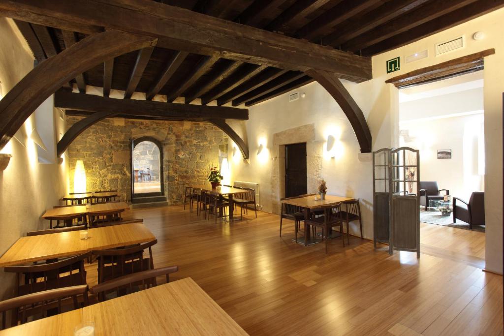 Posezení v ubytování Hotel Roncesvalles