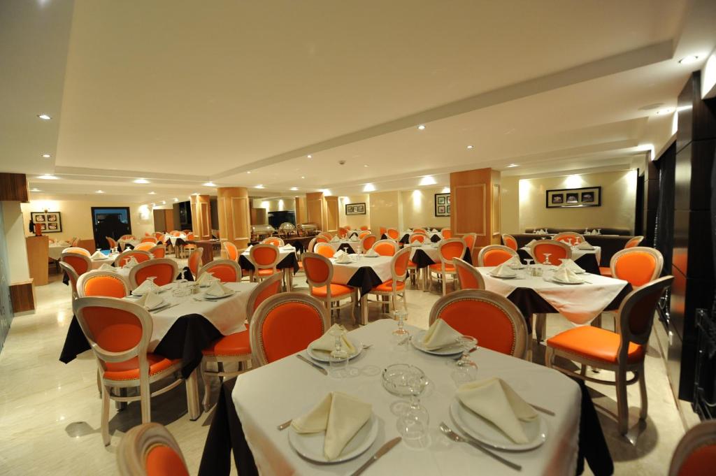 Restaurace v ubytování Rive Hotel